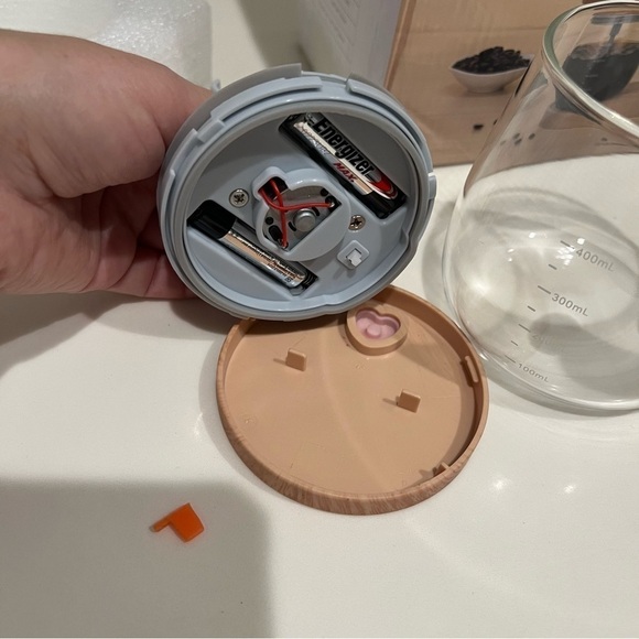 Portable self-stirring glass Mug, 13.5 oz ,New in Box. Batteries included - Picture 13 of 13